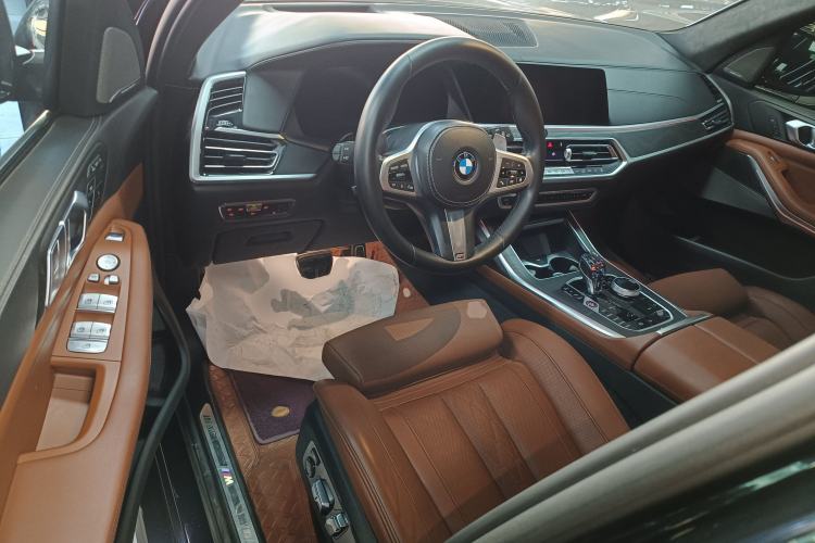 Used BMW X7 2021 xDrive40i Luxury M Sport Package Interior 3