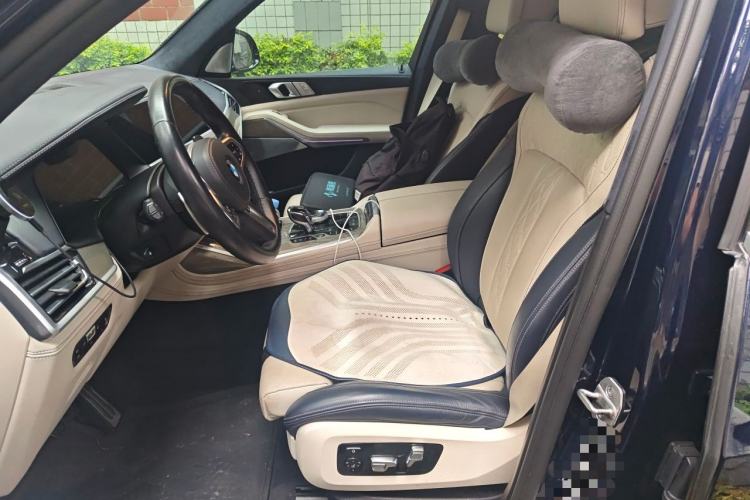 Used BMW X7 2021 xDrive40i Executive Model with M Sport Package Left Front Seat