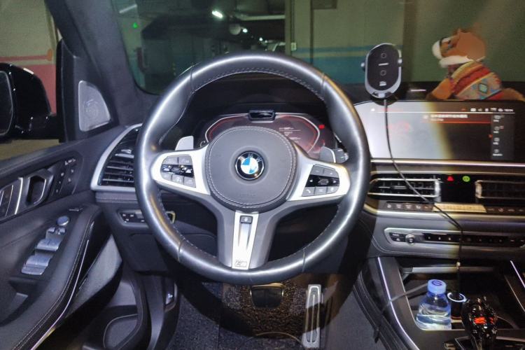Used BMW X7 2021 xDrive40i Executive Model with M Sport Package Steering Wheel