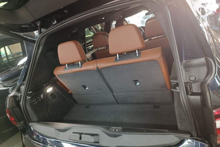 Used BMW X7 2021 xDrive40i Luxury M Sport Package Trunk