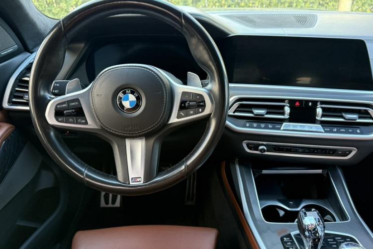 Used BMW X7 2021 xDrive40i Luxury M Sport Package Audio And AC Panel