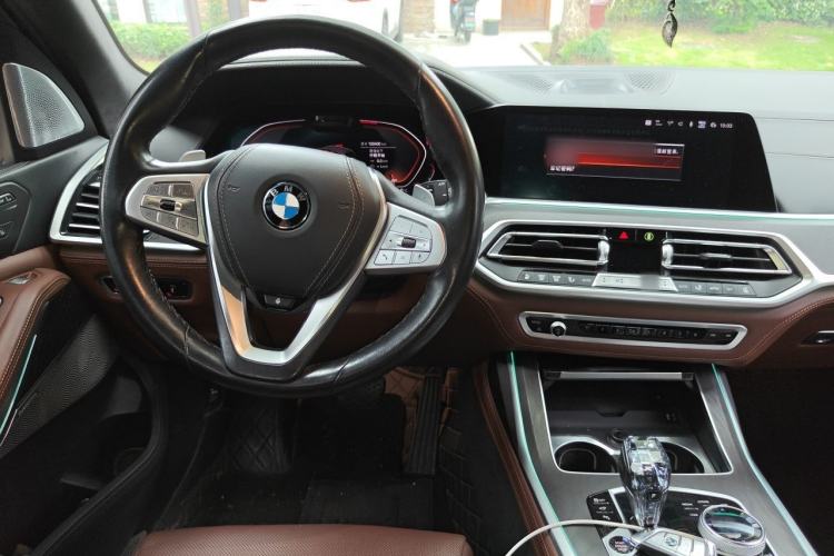 Used BMW X7 2021 xDrive40i Executive Luxury Package Center Console