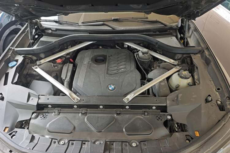 Used BMW X7 2021 xDrive40i Executive Luxury Package Engine Bay