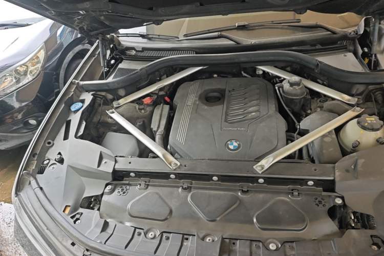 Used BMW X7 2021 xDrive40i Executive Luxury Package Engine Bay Right