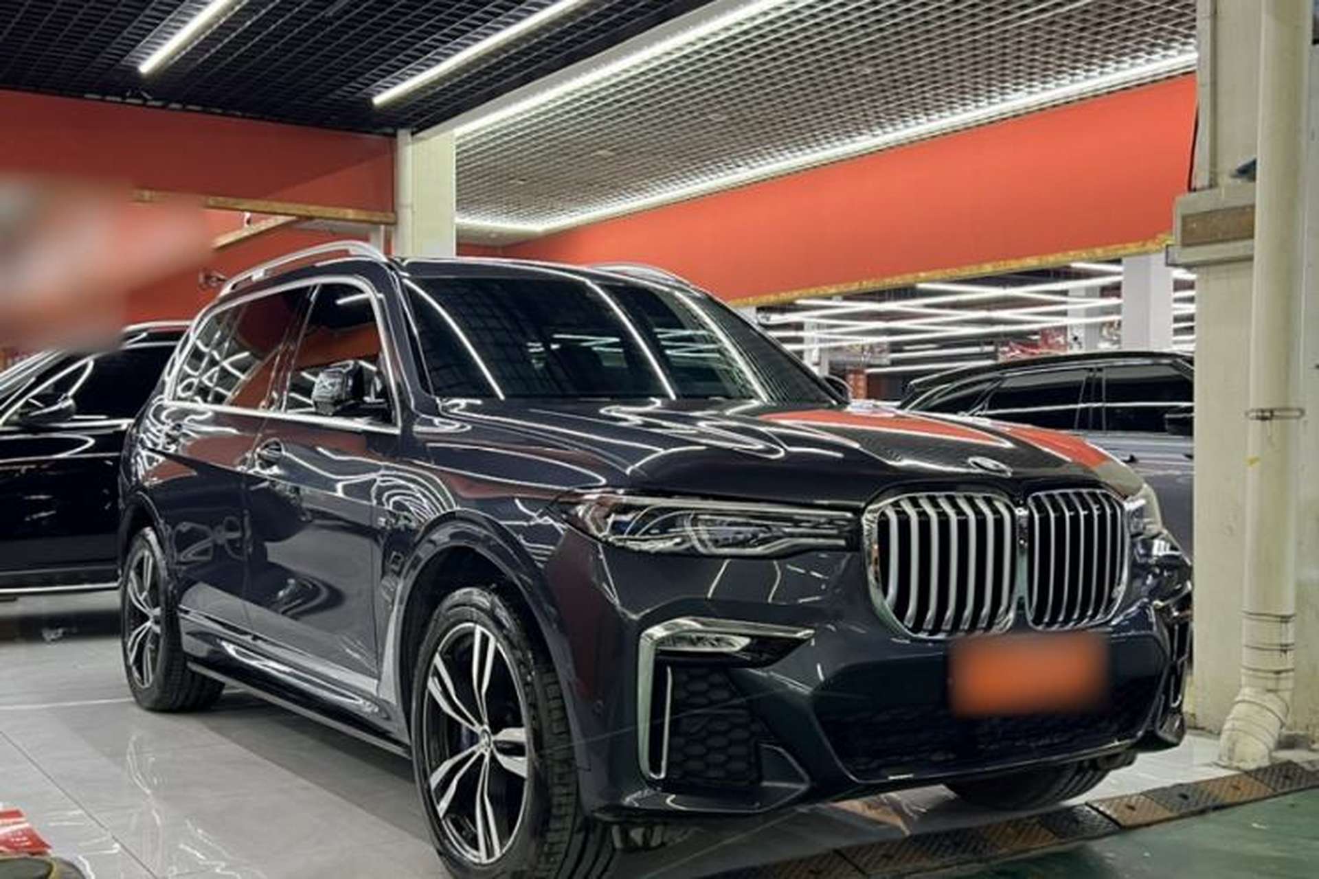 Used BMW X7 2021 xDrive40i Luxury M Sport Package Exterior 2