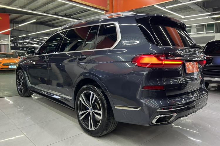 Used BMW X7 2021 xDrive40i Luxury M Sport Package Exterior 3