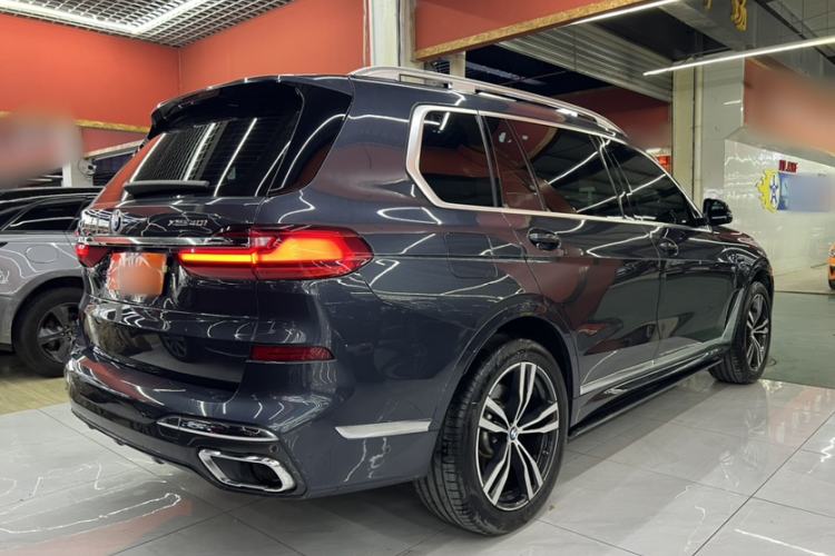 Used BMW X7 2021 xDrive40i Luxury M Sport Package Exterior 4