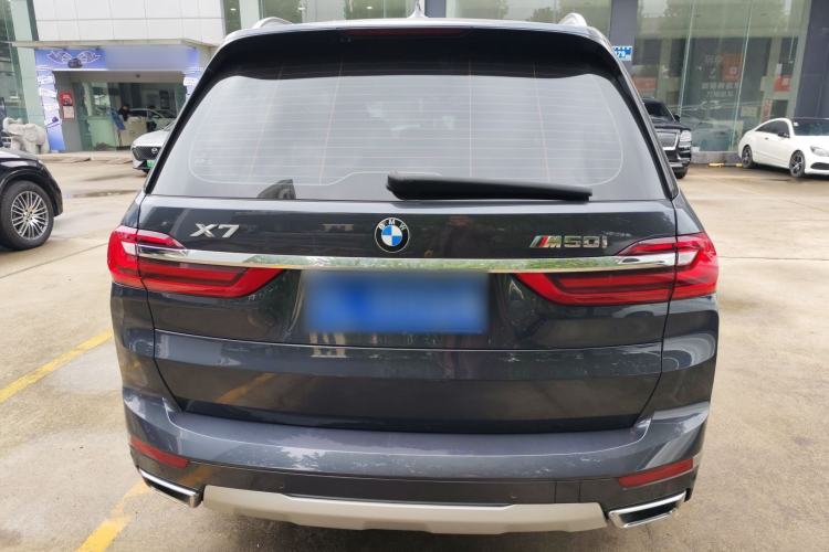 Used BMW X7 2021 xDrive40i Luxury Package with Leading Features Exterior 4