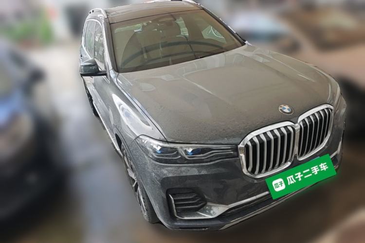 Used BMW X7 2021 xDrive40i Executive Luxury Package Front Right 45 Deg