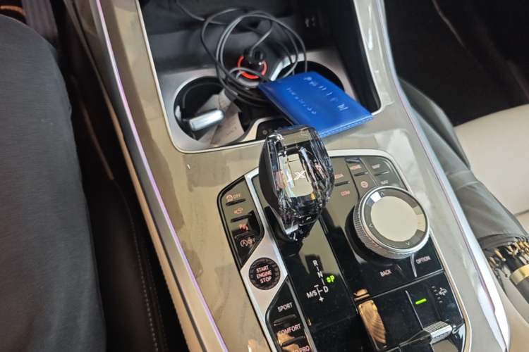 Used BMW X7 2021 xDrive40i Executive Luxury Package Gear Lever