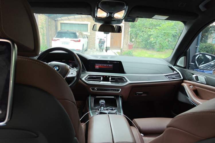 Used BMW X7 2021 xDrive40i Executive Luxury Package Headliner