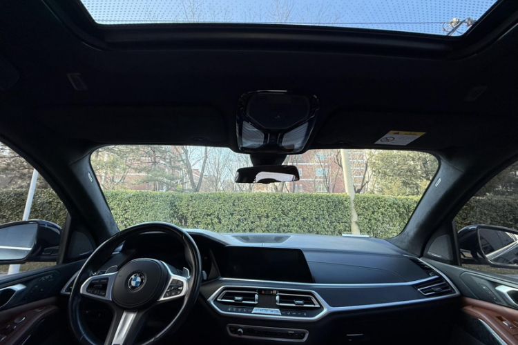 Used BMW X7 2021 xDrive40i Luxury M Sport Package Interior 1