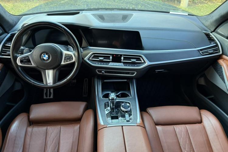 Used BMW X7 2021 xDrive40i Luxury M Sport Package Interior 2