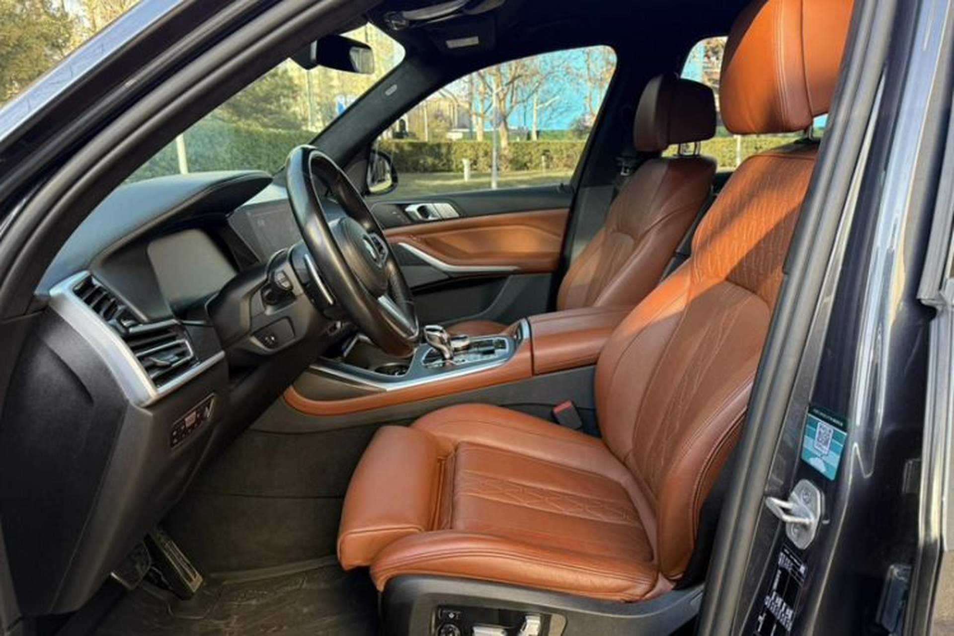 Used BMW X7 2021 xDrive40i Luxury M Sport Package Interior 6