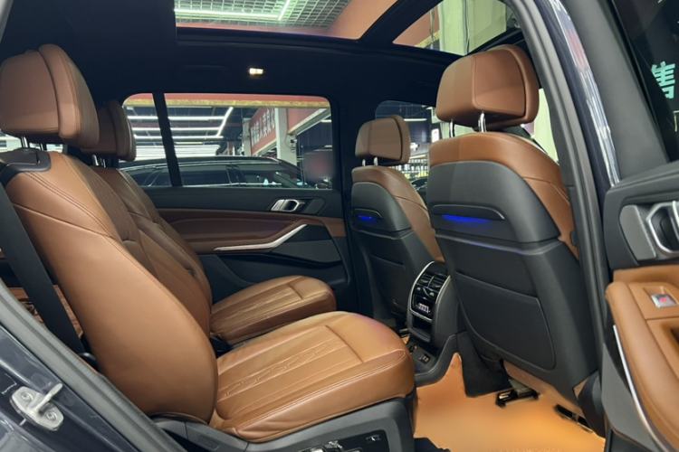 Used BMW X7 2021 xDrive40i Luxury M Sport Package Interior 7
