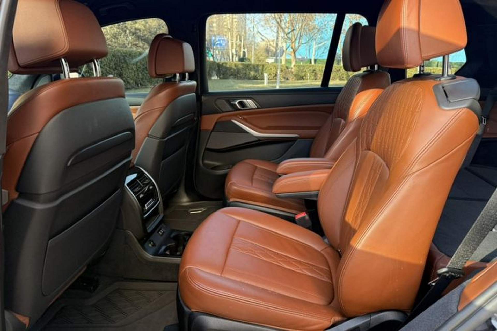 Used BMW X7 2021 xDrive40i Luxury M Sport Package Interior 8
