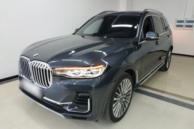 Used BMW X7 2021 xDrive40i Luxury Package with Premium Features