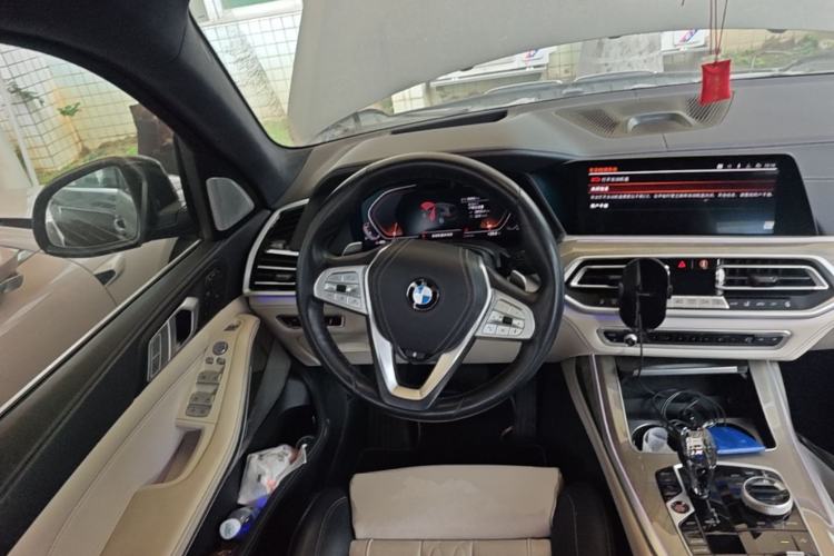 Used BMW X7 2021 xDrive40i Executive Luxury Package Steering Wheel