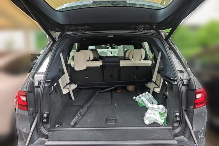 Used BMW X7 2021 xDrive40i Executive Luxury Package Trunk