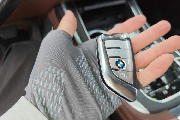 Used BMW X7 2021 xDrive40i Executive Luxury Package Vehicle Key