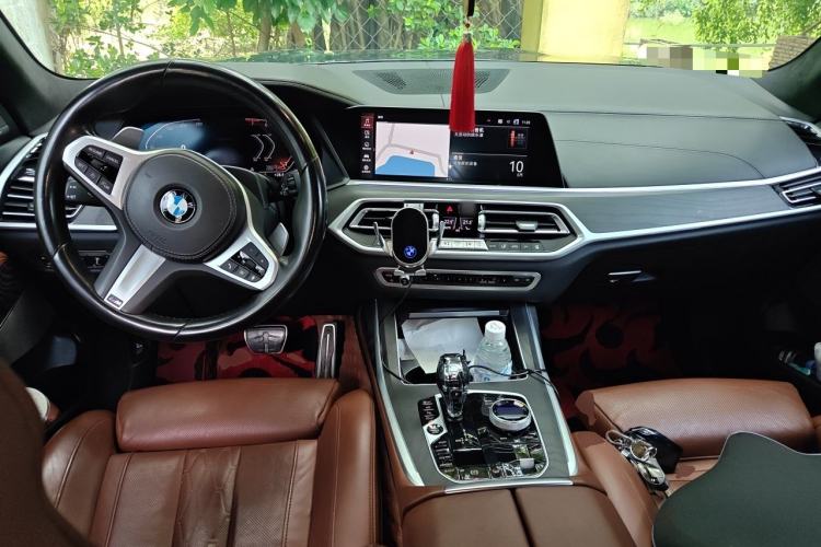 Used BMW X7 2021 xDrive40i Luxury M Sport Package Center Console