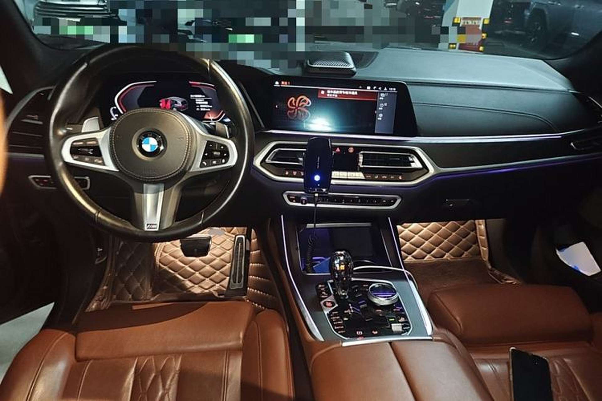 Used BMW X7 2021 xDrive40i Luxury M Sport Package Center Console