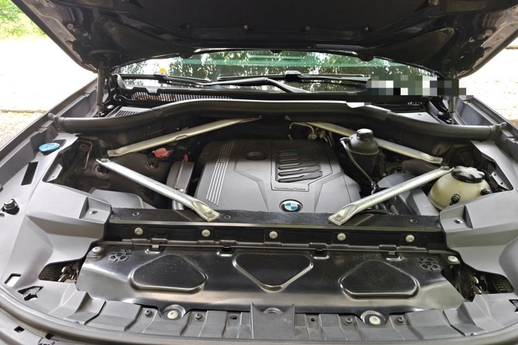 Used BMW X7 2021 xDrive40i Luxury M Sport Package Engine Bay