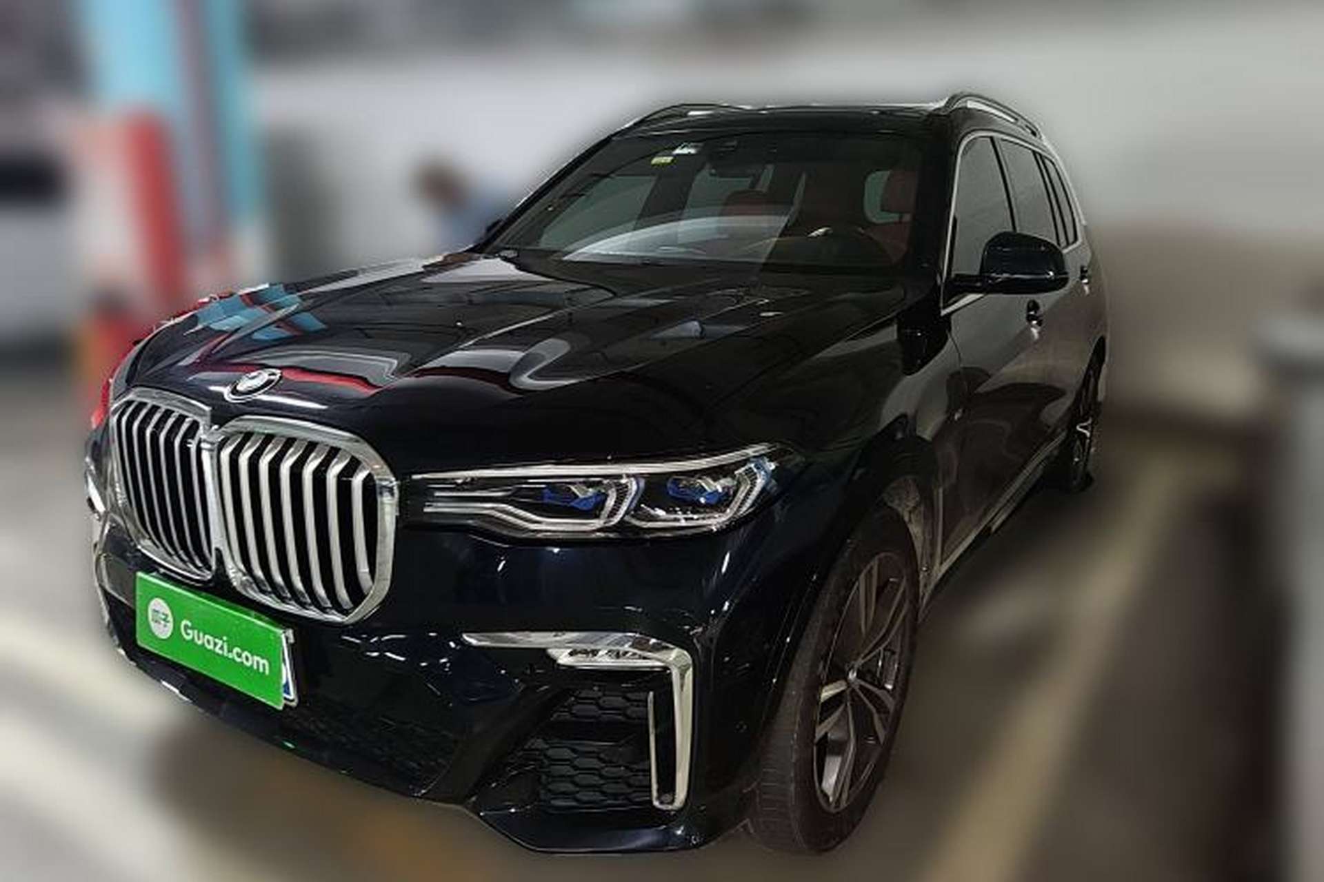 Used BMW X7 2021 xDrive40i Luxury M Sport Package Front Left 45 Deg