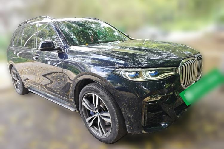 Used BMW X7 2021 xDrive40i Luxury M Sport Package Front Right 45 Deg