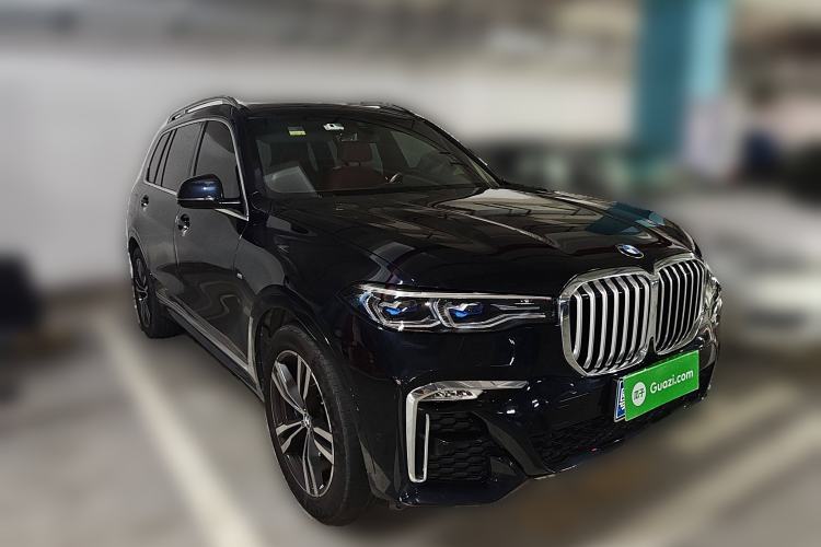 Used BMW X7 2021 xDrive40i Luxury M Sport Package Front Right 45 Deg
