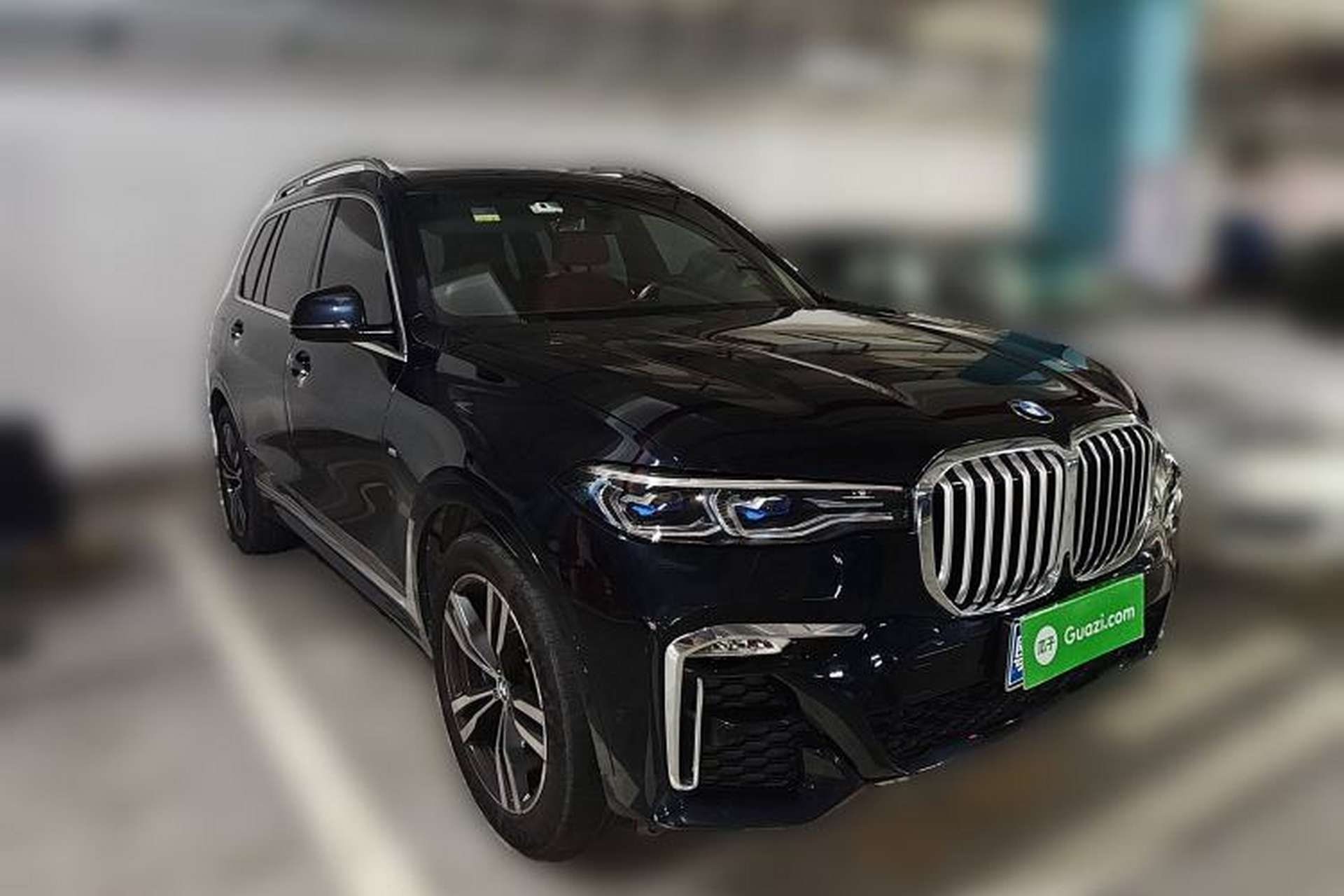 Used BMW X7 2021 xDrive40i Luxury M Sport Package Front Right 45 Deg