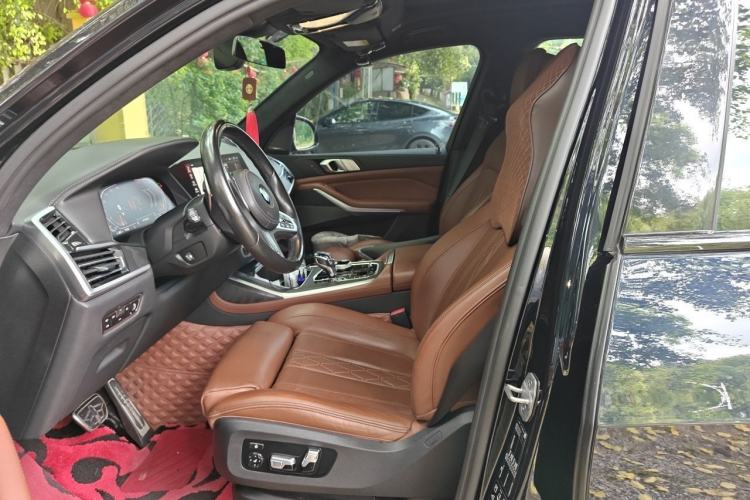 Used BMW X7 2021 xDrive40i Luxury M Sport Package Left Front Seat