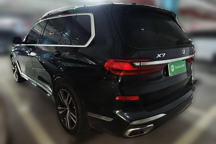 Used BMW X7 2021 xDrive40i Luxury M Sport Package Rear Left 45 Deg