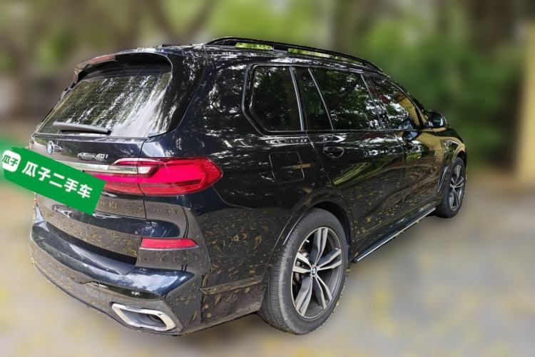 Used BMW X7 2021 xDrive40i Luxury M Sport Package Rear Right 45 Deg