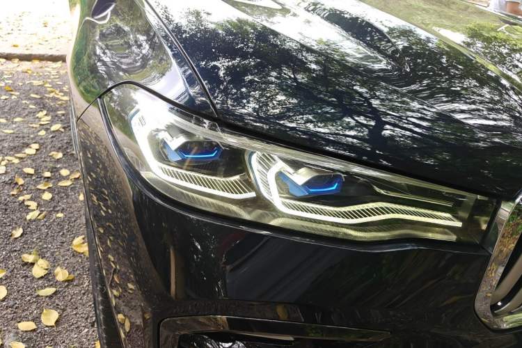 Used BMW X7 2021 xDrive40i Luxury M Sport Package Right Front Headlight
