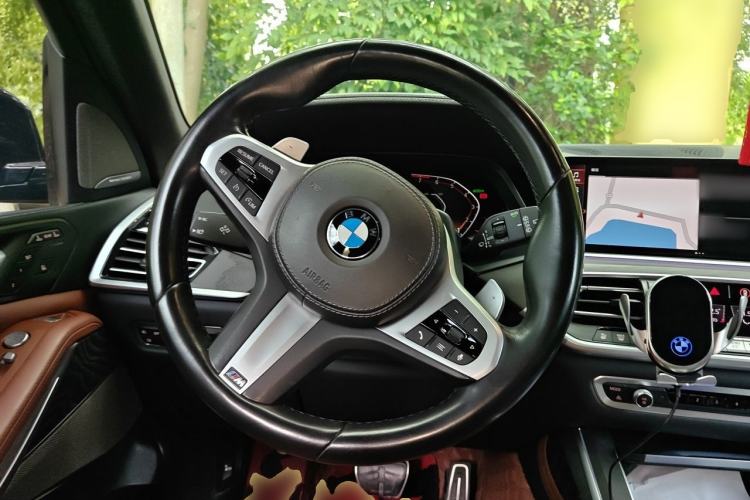 Used BMW X7 2021 xDrive40i Luxury M Sport Package Steering Wheel