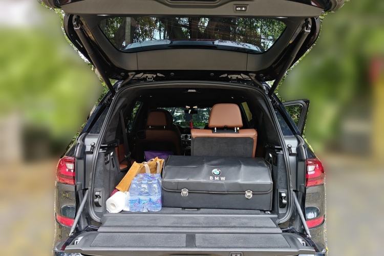 Used BMW X7 2021 xDrive40i Luxury M Sport Package Trunk