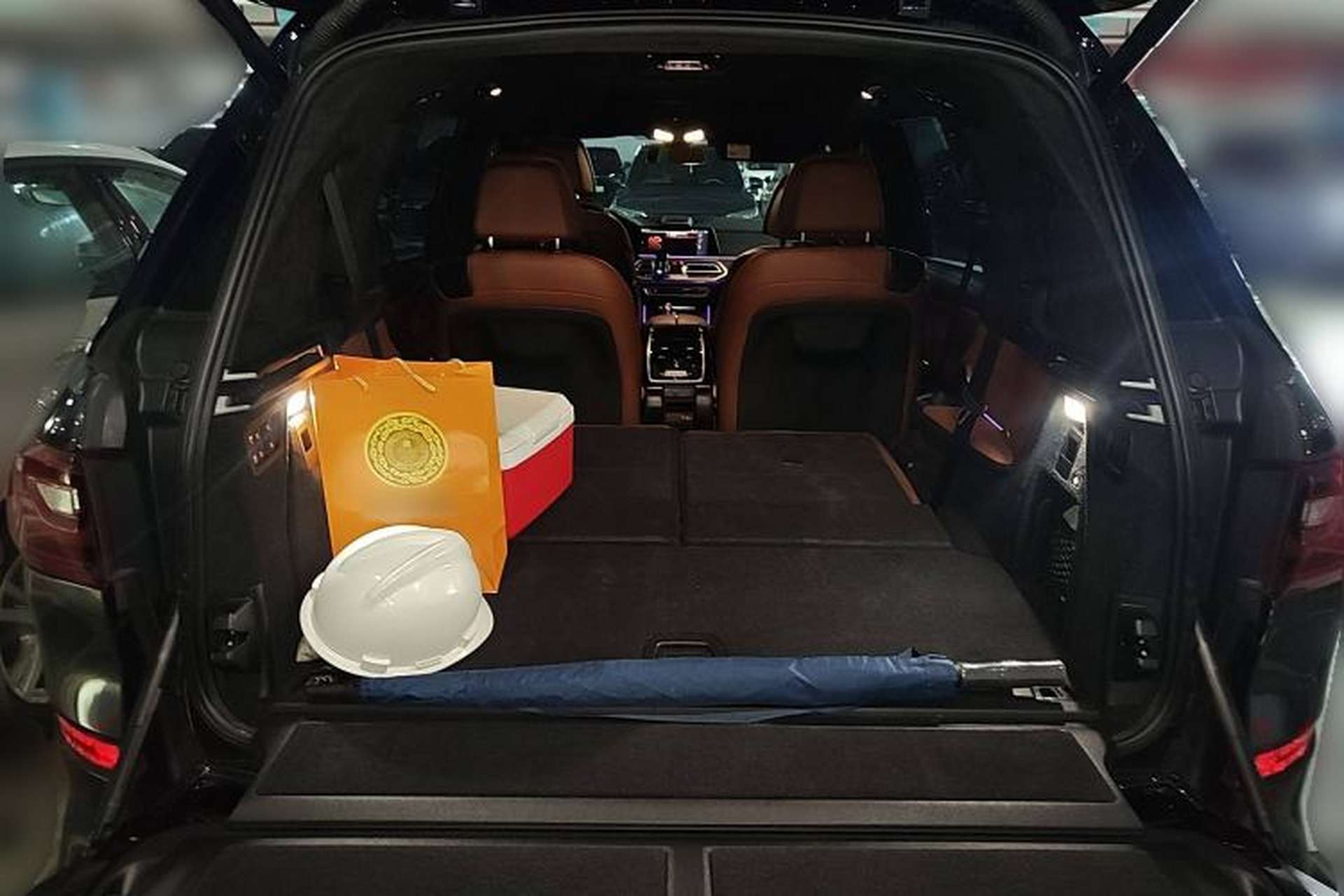 Used BMW X7 2021 xDrive40i Luxury M Sport Package Trunk