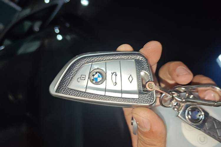 Used BMW X7 2021 xDrive40i Luxury M Sport Package Vehicle Key