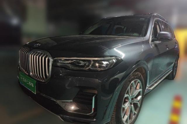 Used BMW X7 2021 xDrive40i Luxury Package with Leading Features