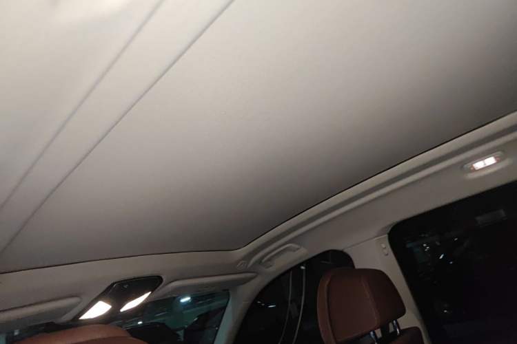 Used BMW X7 2021 xDrive40i Luxury Package with Leading Features Headliner
