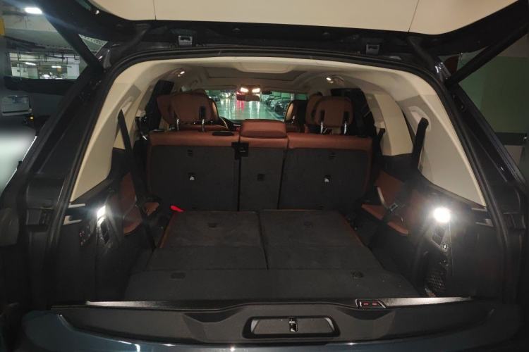 Used BMW X7 2021 xDrive40i Luxury Package with Leading Features Trunk
