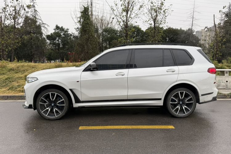 Used BMW X7 2021 xDrive40i Executive Model with M Sport Package Exterior 1