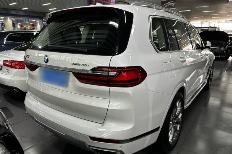 Used BMW X7 2021 xDrive40i Luxury Package with Leading Features Exterior 2