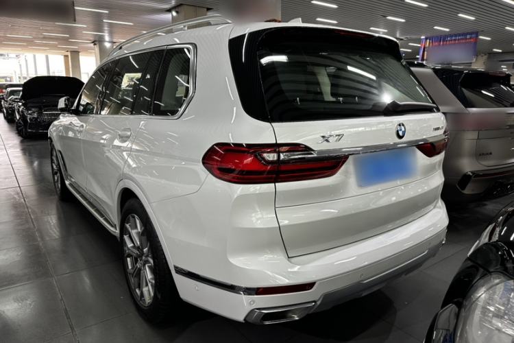 Used BMW X7 2021 xDrive40i Luxury Package with Leading Features Exterior 3