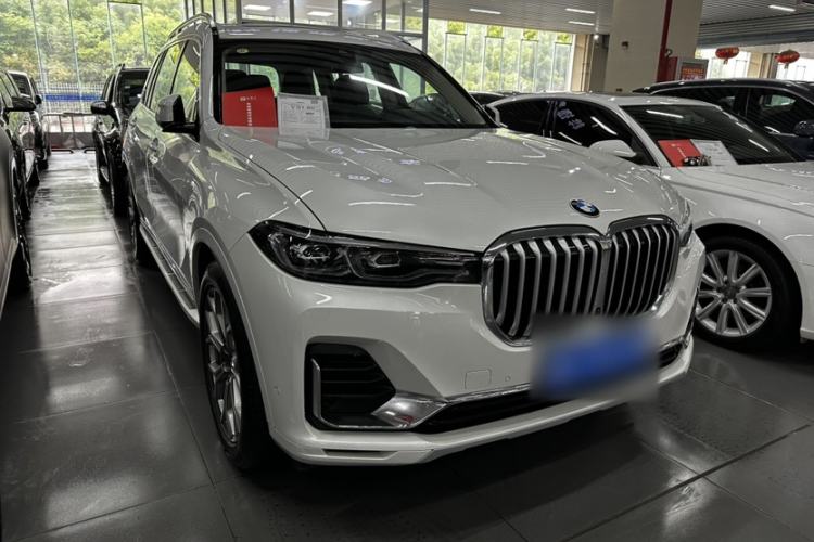 Used BMW X7 2021 xDrive40i Luxury Package with Leading Features Exterior 4