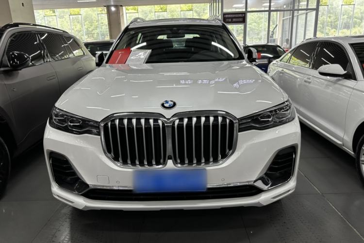 Used BMW X7 2021 xDrive40i Luxury Package with Leading Features Exterior 5