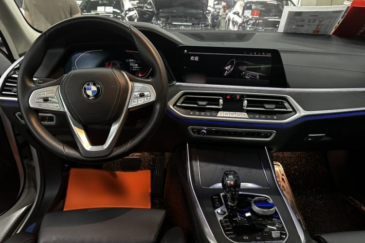 Used BMW X7 2021 xDrive40i Luxury Package with Leading Features Instrument Cluster