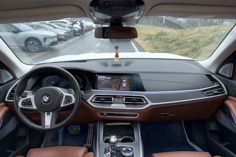 Used BMW X7 2021 xDrive40i Executive Model with M Sport Package Interior 1