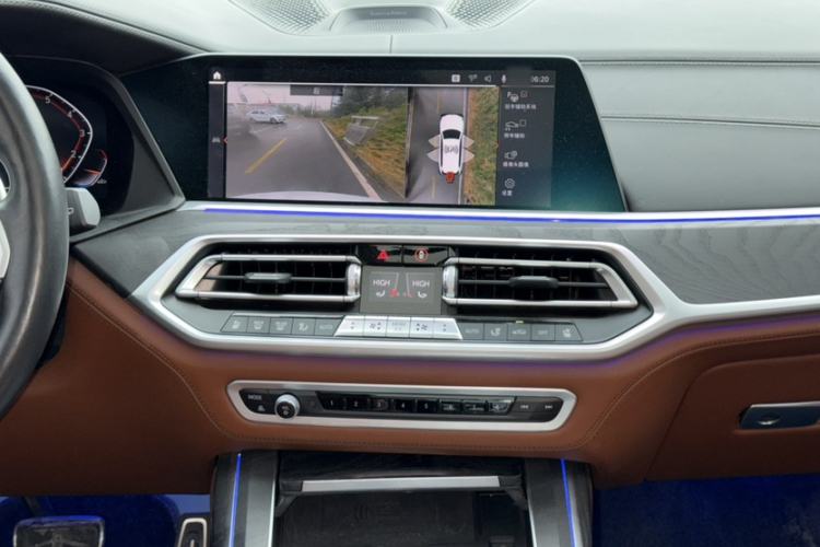 Used BMW X7 2021 xDrive40i Executive Model with M Sport Package Interior 4